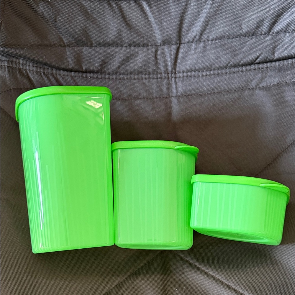 New! Tupperware Bright Lime Green Plastic Food Container Lid